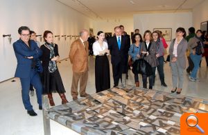 Lee más sobre el artículo La exposición «El ciclo de la vida» se desarrolla con fotografías, pintura, instalaciones y música antigua en el MACA